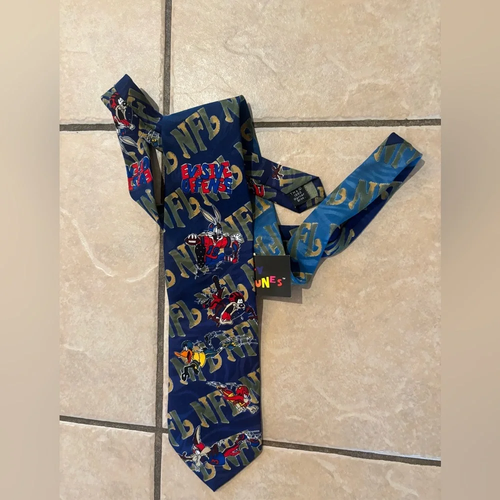 Looney Tunes Team‎ NFL tie